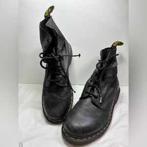 Doc Martens Men’s 8 Women’s size 9 air walk unisex
